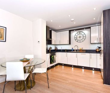 Stylish ground floor apartment with terrace, parking and easy acces... - Photo 5
