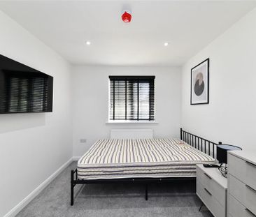 1 bedroom in a house share to rent - Photo 2