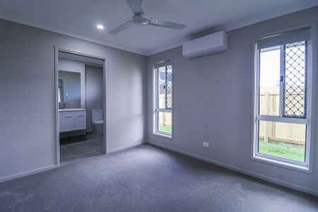 COASTAL COMFORT MEETS EASY LIVING AT 2 CHELSEA DRIVE! - Photo 3