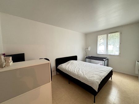 Location Appartement 3 pièces 67m² - Photo 2