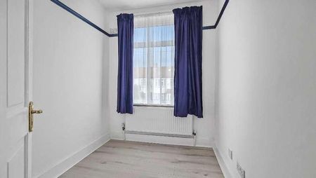 Morley Avenue, Edmonton, London, England, N18 - Photo 5