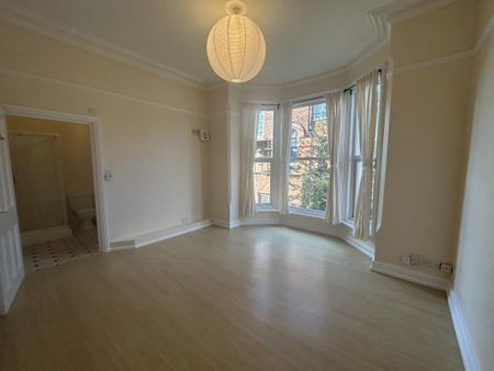 Studio to rent - Photo 2