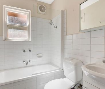 Charming Property - Photo 6