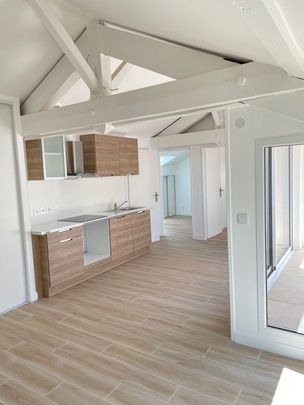 LOCATION T3 - OULLINS, - Photo 1