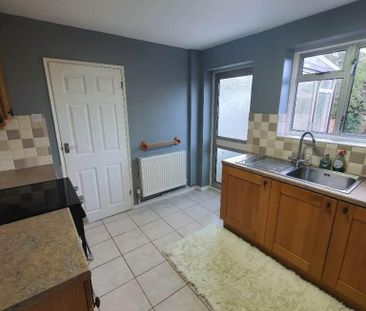 1 bedroom in a flat share to rent - Photo 5