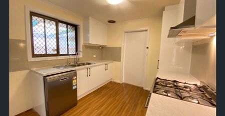 Family Haven on Prime Location Athelstone Cul-de-Sac - Photo 2