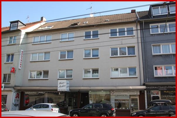 **huesch-immobilien.de** Renovierte 3-Raumwohnung mit neuem Bad in Essen-Bergerhausen/Rüttenscheid. - Photo 1