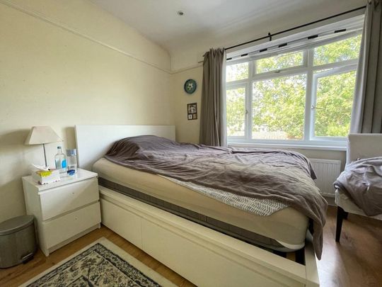 1 bedroom in a house share to rent - Photo 1