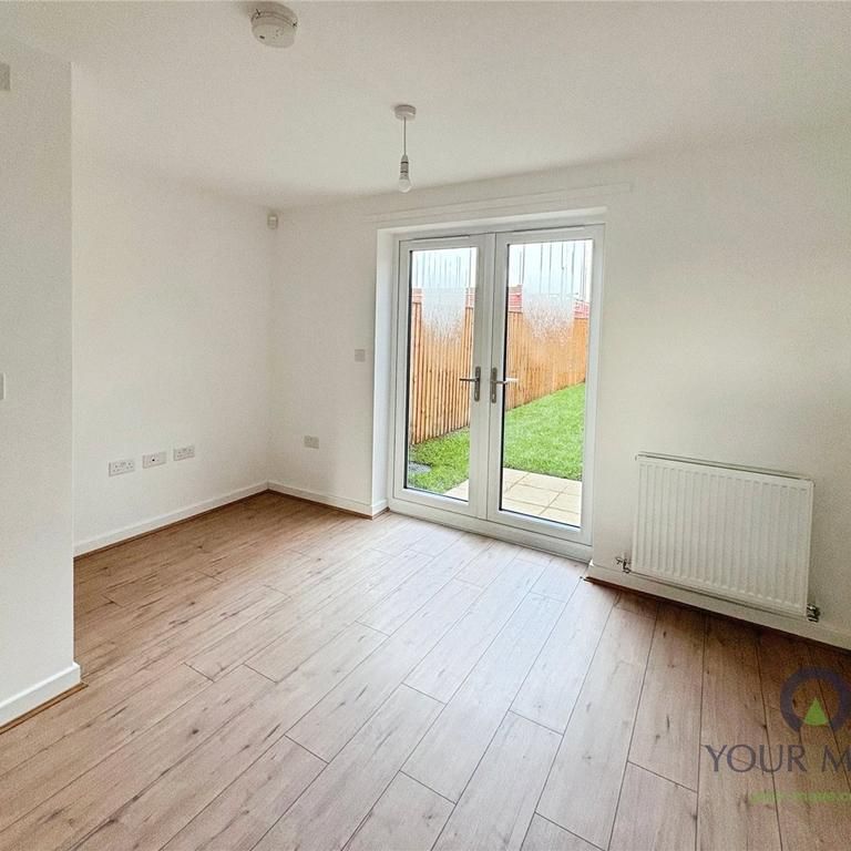 3 bedroom semi-detached house to rent - Photo 1