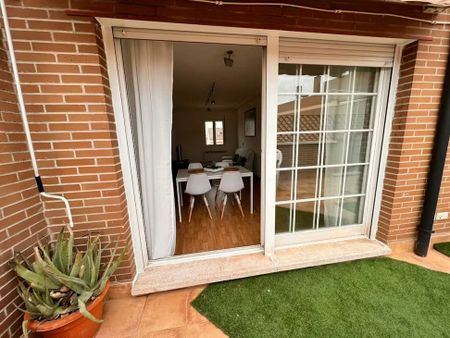 Calle de Guzmania, Madrid, Community of Madrid 28039 - Foto 3
