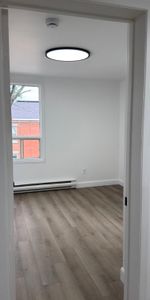 Appartement 4 1/2 - Coaticook rénové & dispo maintenant - Photo 3
