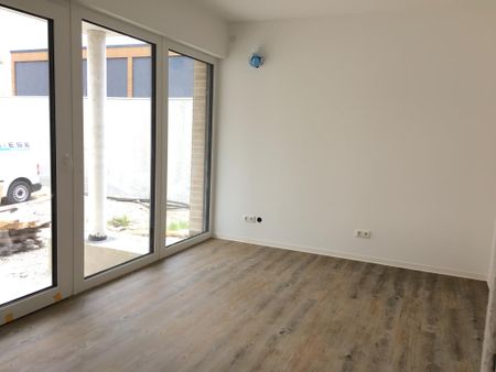 Terrasse, Sonne und Wasser. 2 Zimmer Wohnung wartet auf Sie! - Photo 3