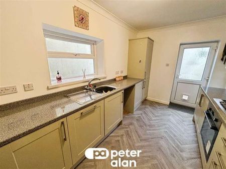 Commercial Street, Aberbargoed, Bargoed, CF81 - Photo 2