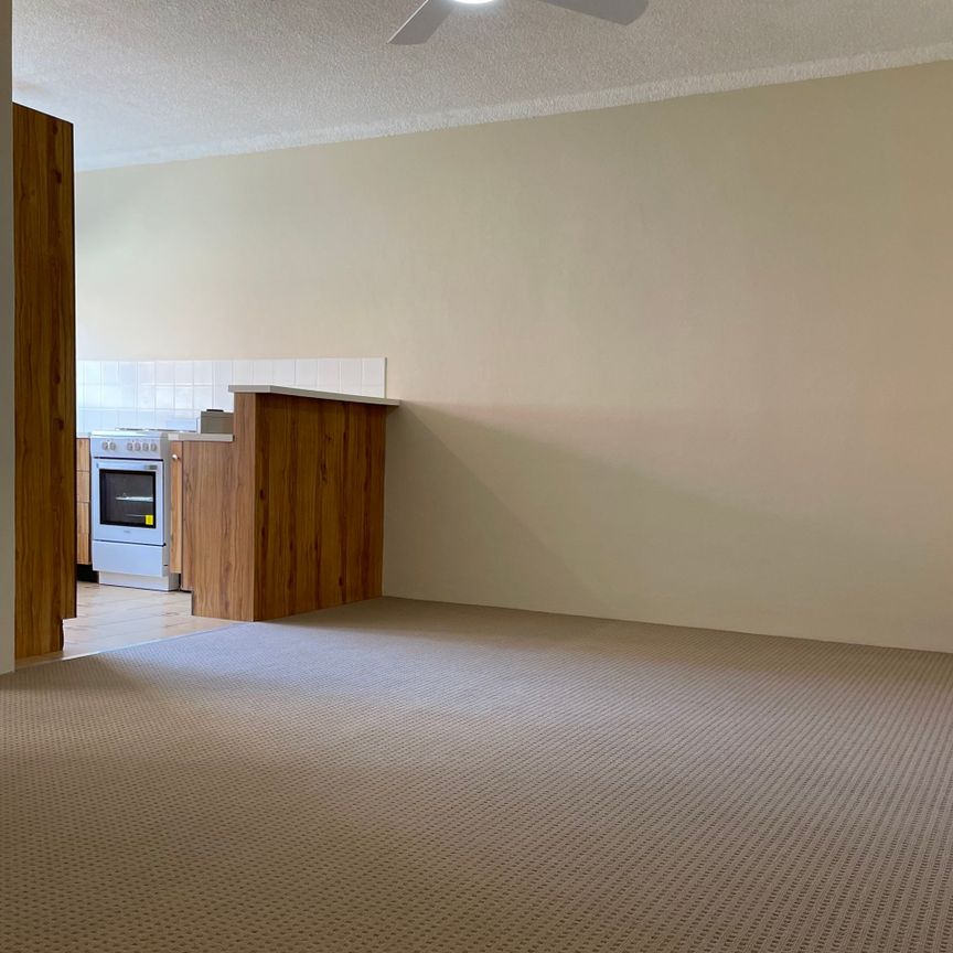 Easy Living in a Central Woonona Location - Photo 1