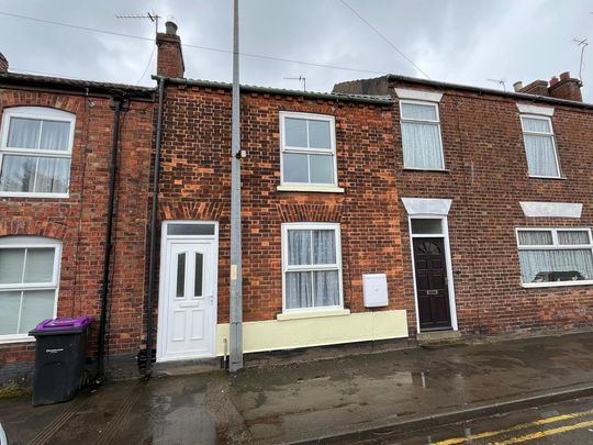 2 bedroom terraced house to rent - Photo 1