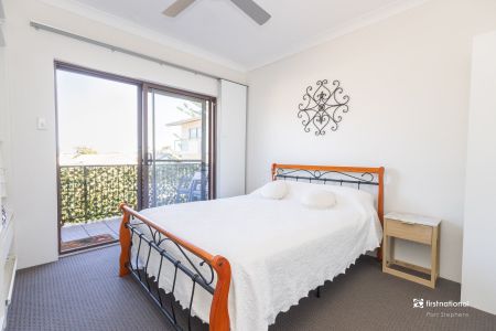 Coastal 3-bedroom unit within 50 meters of the beach - Photo 4