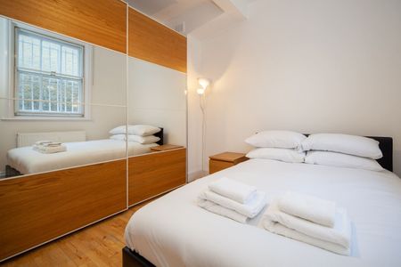 2 Bed Flat, Tooting High Street, SW17 - Photo 3