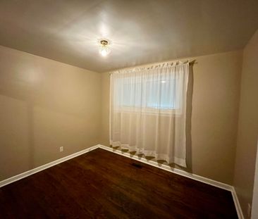 For Lease - 426 Seabourne Drive Unit# Main Floor, Oakville, Ontario - Photo 5