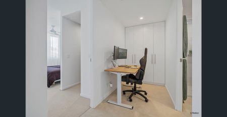 Coastal Luxury One-Bedroom Furnished Apartment – Steps To Beach! - Photo 4