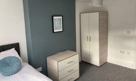 6 Bed (2 Bathroom) Professional Furnished HMO Room 1 - Photo 5