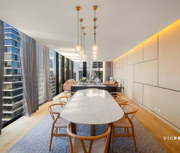 EXQUISITE FURNISHED LARGE DESIGNER APARTMENT - COLLINS HOUSE - Photo 4