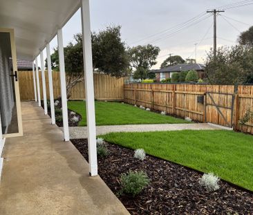 Fully Renovated Coastal Gem! - Photo 2