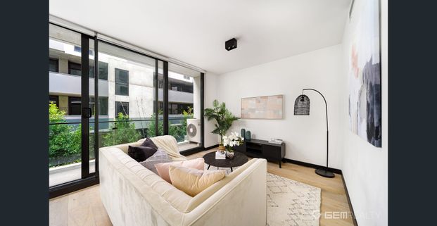 Unfurnished luxury apartment living in a prime lifestyle location - Photo 1