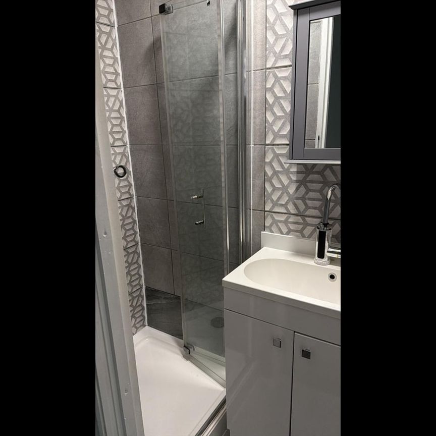 2 Bed Flat, Stoney Stanton Road, CV6 - Photo 1