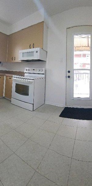 3-1/2 Université de Sherbrooke Électros Chauffé WI-FI - Photo 1