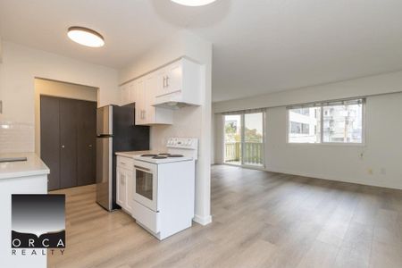 6-1630 Chesterfield Avenue, North Vancouver - Photo 4