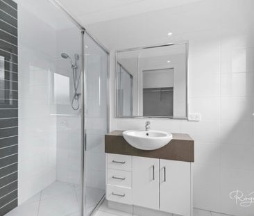 Low Maintenance Living in the Heart of Coomera - 2-Bedroom Home wit... - Photo 6