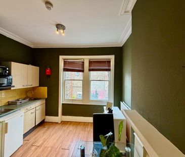 Room in a Shared House, Ravenscroft Road, W4 - Photo 2