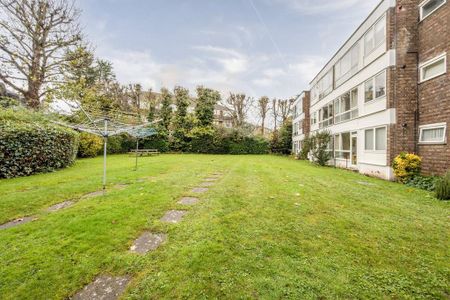 2 bedroom flat to rent - Photo 2