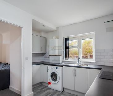 10 Tealby Grove - Photo 6
