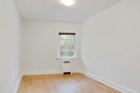 For Lease - 864 Millwood Road Unit# 2nd Floor, Toronto, Ontario - Photo 2
