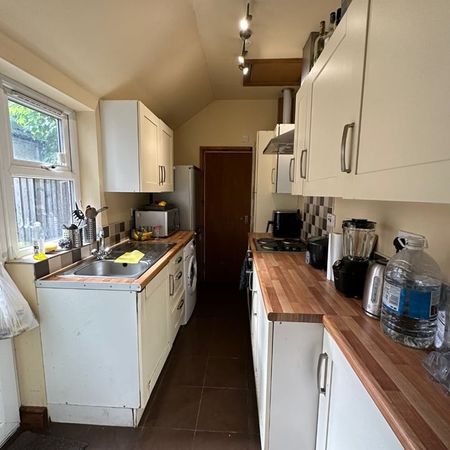 5 Bed Terraced House, Gordon Street, CV1 - Photo 4