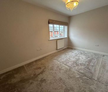 3 bedroom end of terrace house to rent - Photo 2