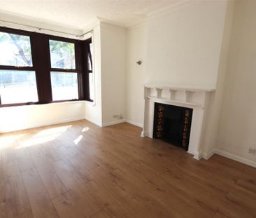 Rayleigh Avenue, Westcliff On Sea - Photo 2