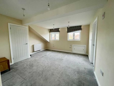 3 bedroom semi-detached house to rent - Photo 5