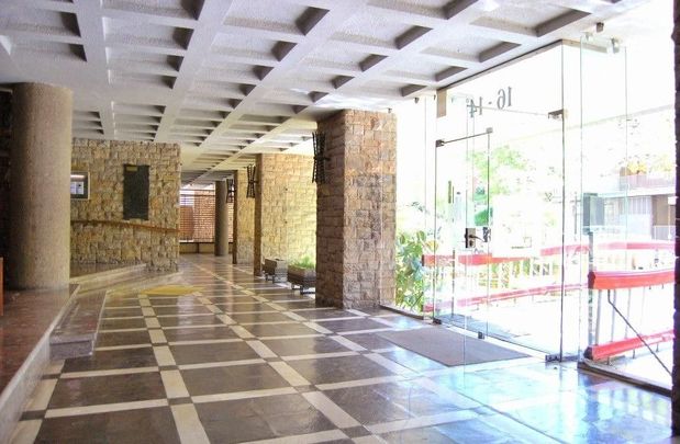 5 room luxury Flat for rent in Zaragoza Centro, Zaragoza, Aragon - Photo 1