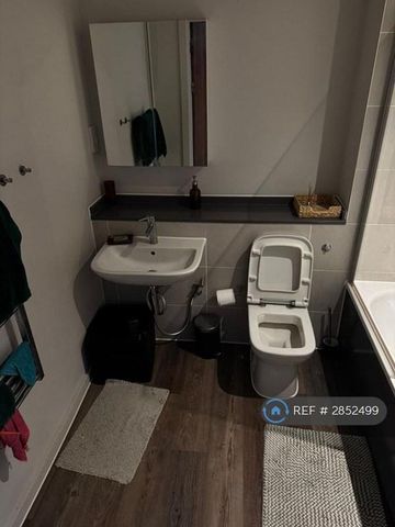 2 bedroom flat to rent - Photo 4