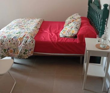 Room in a shared 4-bedroom apartment for rent in Delicias-Canterac. - Photo 5