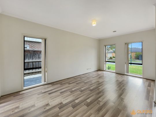 38 Jack William Way, Berwick VIC 3806 - House For Rent | Domain - Photo 1