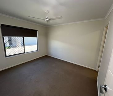 PRIVATE & SECURE UNIT IN OORALEA - Photo 3