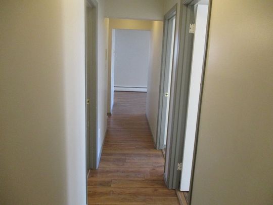 2 Bedroom Unit Across from Hospital!! - Photo 1