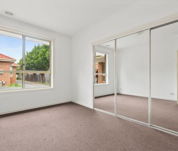 3 Bedroom Spacious Home! - Photo 2