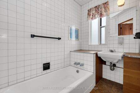 760 King Street E #Room 3 - Photo 3