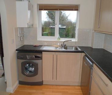 3 bedroom terraced house to rent - Photo 3