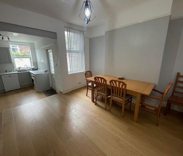 3 bedroom semi-detached house to rent - Photo 6