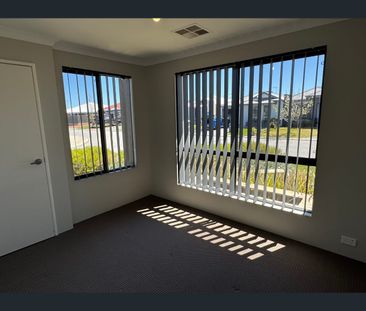 49 Thredbo Dr, Aveley, WA 6069 - Photo 2